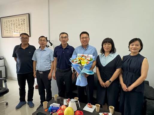 e24a1b7cf764b0ef7383432e05a1dc16